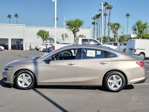 Used 2023 Chevrolet Malibu LT image 2