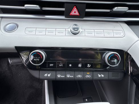 New 2026 Hyundai Elantra Limited image 22