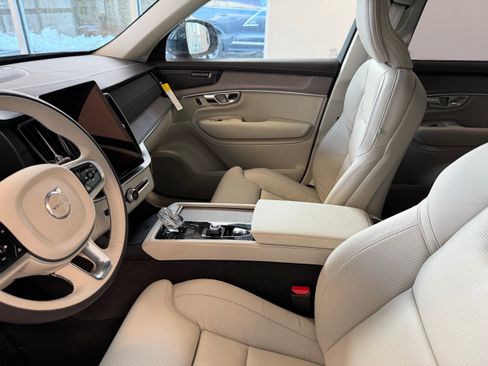 New 2026 Volvo XC90 T8 Ultra w/ Protection Package Premier AWD/4WD image 14
