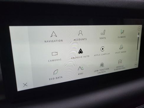 Used 2024 Land Rover Defender 110 S image 30