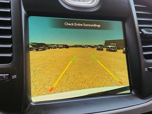 Used 2023 Chrysler 300 Touring L w/ Comfort Group RWD image 15