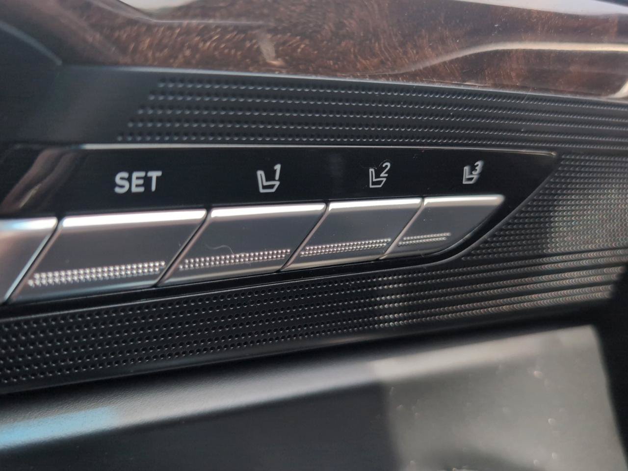 Used 2019 Genesis G90 3.3T Premium AWD/4WD image 11