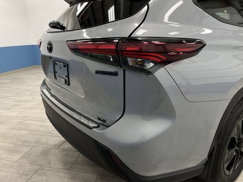 Used 2024 Toyota Highlander XLE image 35