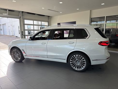 Certified 2025 BMW X7 xDrive40i w/ Premium Package image 5