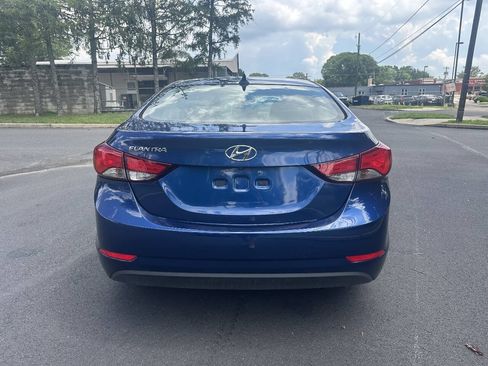 Used 2015 Hyundai Elantra SE w/ Option Group 03 FWD image 6