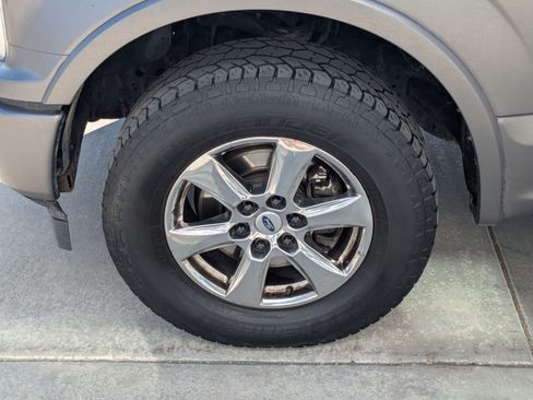 Used 2019 Ford F150 Lariat w/ Equipment Group 502A Luxury AWD/4WD image 11