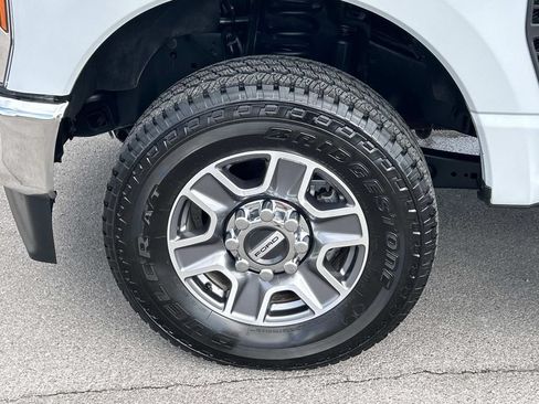 Used 2025 Ford F250 Lariat AWD/4WD image 17