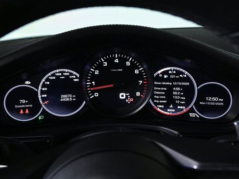 Certified 2021 Porsche Panamera image 14