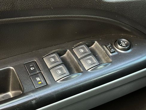 Used 2018 Chevrolet Colorado LT image 11