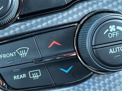 Used 2019 Dodge Challenger SRT Hellcat image 29