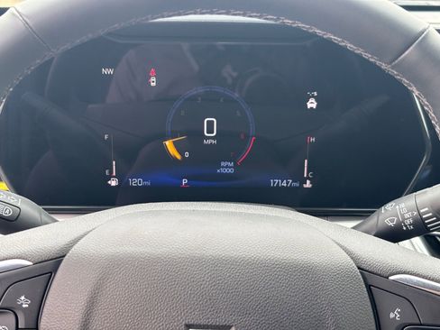 Used 2025 Chevrolet Trax LT w/ Driver Confidence Package image 31