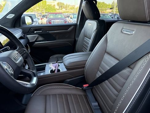 New 2026 GMC Acadia Denali Ultimate w/ LPO, Floor Liner Package AWD/4WD image 5