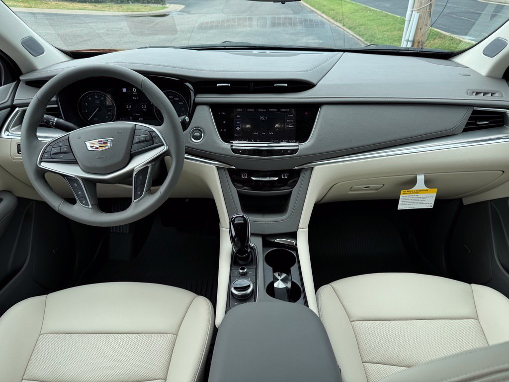 New 2026 Cadillac XT5 Premium Luxury w/ Driver Assist Package FWD image 18