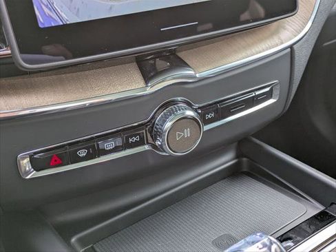 New 2026 Volvo XC60 B5 Plus w/ Climate Package PRO image 10