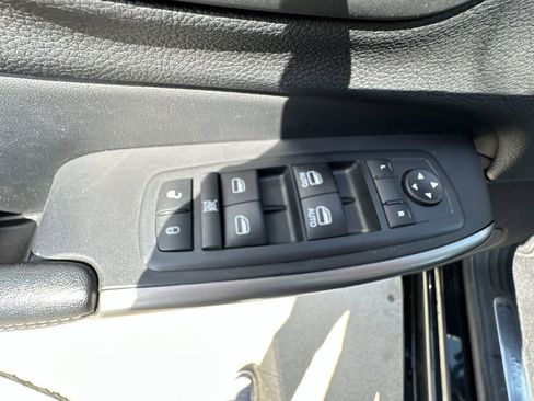Used 2020 Jeep Cherokee High Altitude AWD/4WD image 24