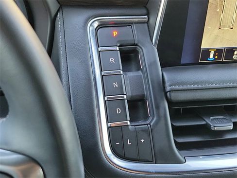 Certified 2023 Chevrolet Suburban Z71 w/ Luxury Package image 31