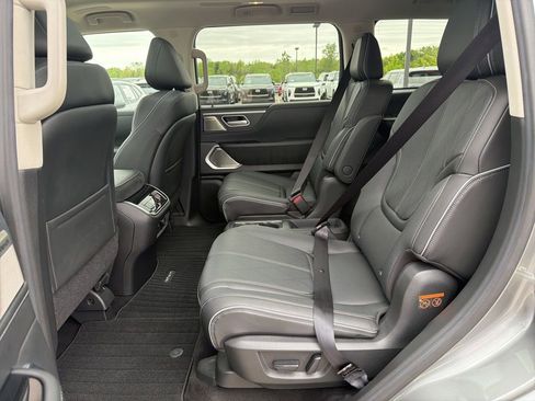Used 2025 INFINITI QX80 Sensory AWD/4WD image 10