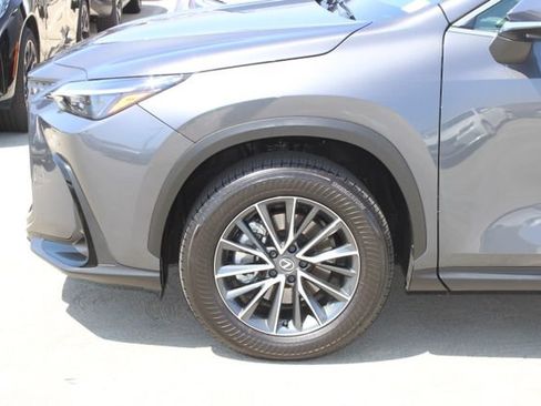 Certified 2025 Lexus NX 250 FWD w/ Accessory Package (Z1) image 4