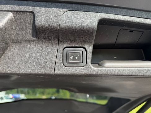 Used 2020 GMC Acadia Denali w/ Technology Package AWD/4WD image 30