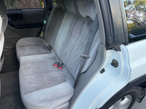 Used 2001 Subaru Forester S image 17