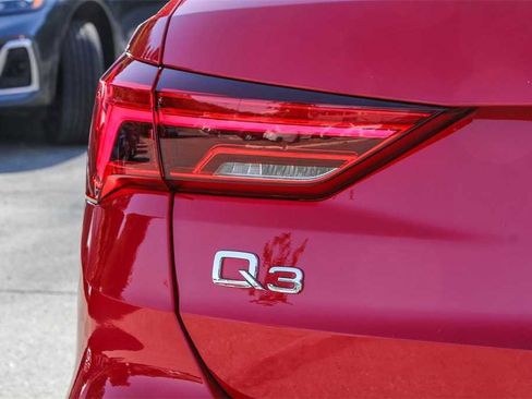 Used 2022 Audi Q3 2.0T Premium image 11