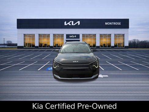 Certified 2023 Kia Niro EX FWD image 2
