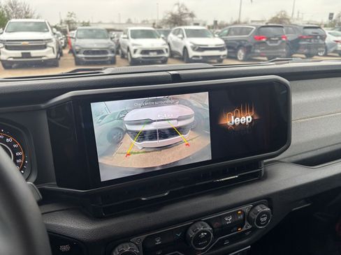 Used 2025 Jeep Wrangler Sport S image 23