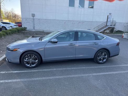 Used 2023 Honda Accord EX-L image 2