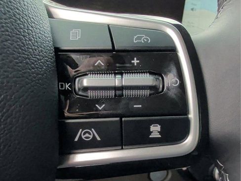New 2026 Kia Carnival EX FWD image 16