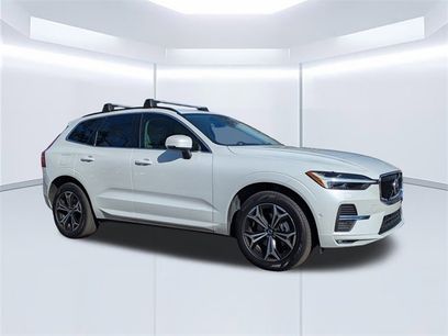 Used 2022 Volvo XC60 B5 Momentum w/ Advanced Package