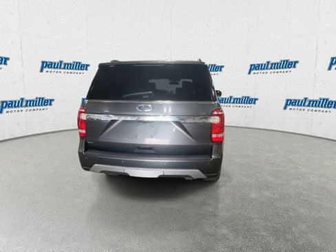 Used 2020 Ford Expedition XLT w/ Equipment Group 202A AWD/4WD image 8