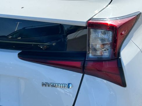 Used 2022 Toyota Prius LE FWD image 18