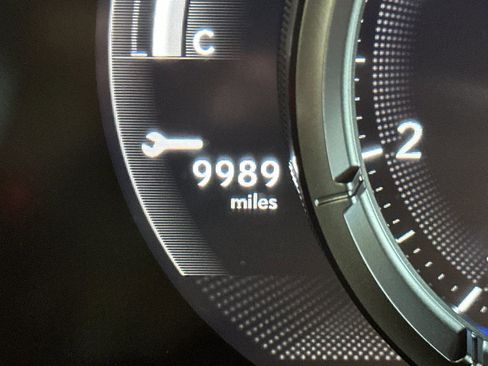 Used 2021 Lexus UX 200 F Sport w/ Accessory Package (Z2) FWD image 30