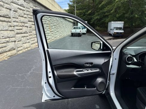 Used 2021 Nissan Kicks SV FWD image 10