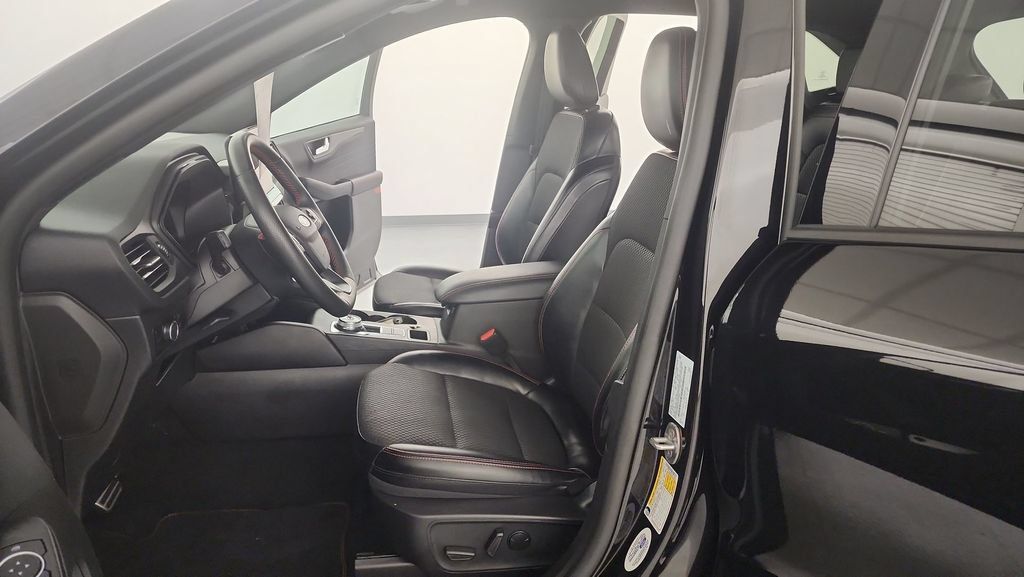 Used 2024 Ford Escape ST-Line w/ Tech Pack #1 AWD/4WD image 15