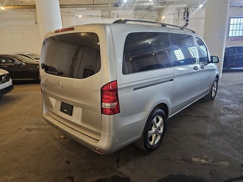 Used 2016 Mercedes-Benz Metris Passenger image 4