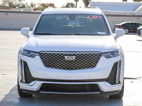 Used 2022 Cadillac XT6 Premium Luxury image 2