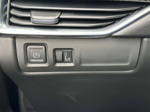 Certified 2022 Cadillac XT4 Sport w/ Enhanced Visibility Package image 28