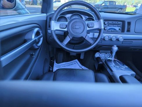 Used 2004 Chevrolet SSR w/ Preferred Equipment Group RWD image 2
