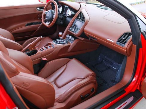 Used 2011 Audi R8 V10 image 19