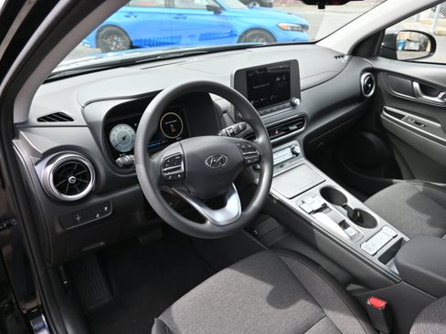 Used 2023 Hyundai Kona SE w/ Cargo Package FWD image 40