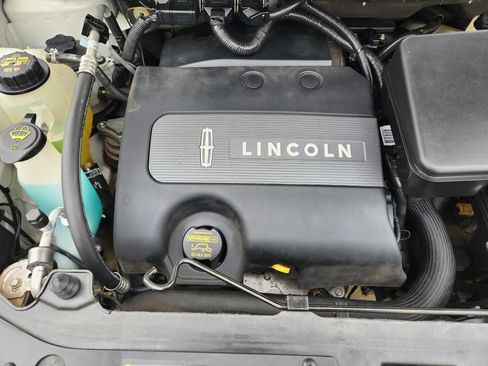 Used 2013 Lincoln MKX AWD image 28