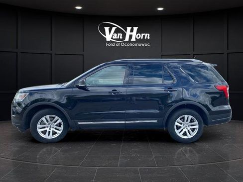 Used 2019 Ford Explorer XLT w/ Equipment Group 202A AWD/4WD image 4