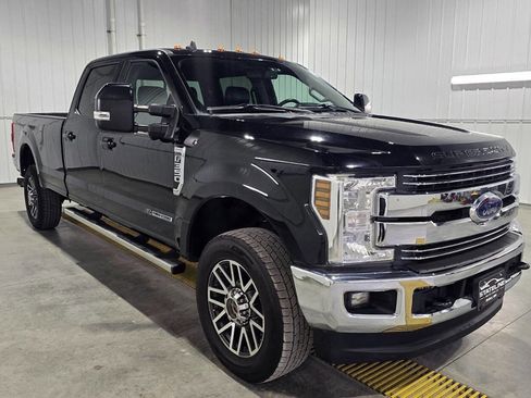 Used 2019 Ford F350 Lariat w/ Lariat Value Package image 4