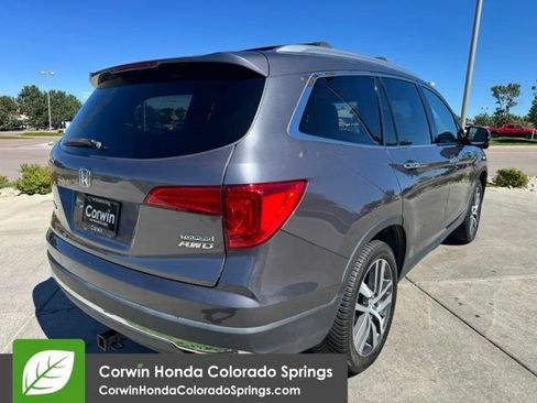 Used 2018 Honda Pilot Touring image 10