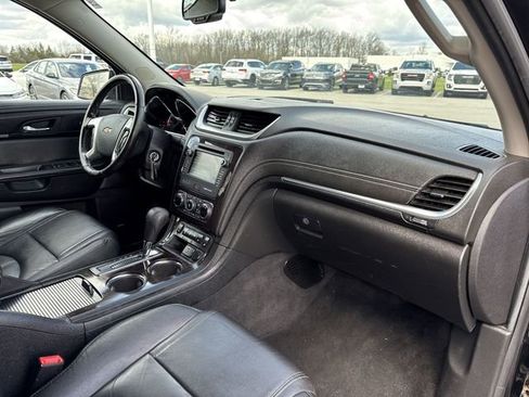 Used 2017 Chevrolet Traverse LT FWD image 28