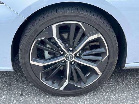 Used 2024 Nissan Altima 2.5 SR FWD image 9