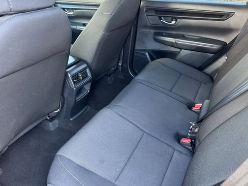 Used 2025 Honda CR-V LX image 27