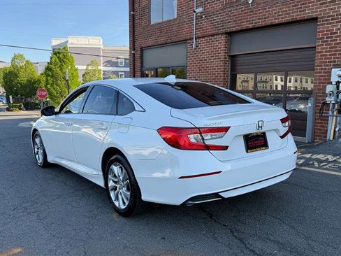 Used 2018 Honda Accord LX image 9