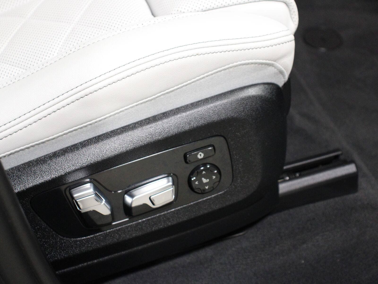 Used 2024 BMW X5 M60i w/ Climate Comfort Package AWD/4WD image 33